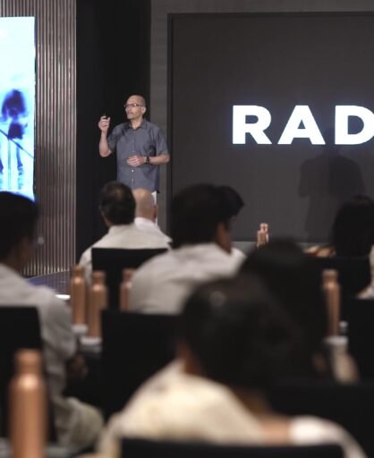 2 min - frame at 0m30ss