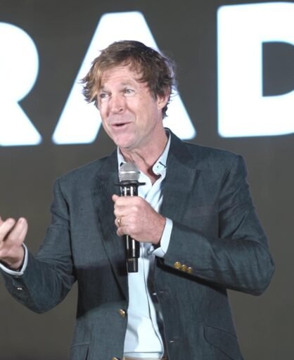 2 min - frame at 1m33s